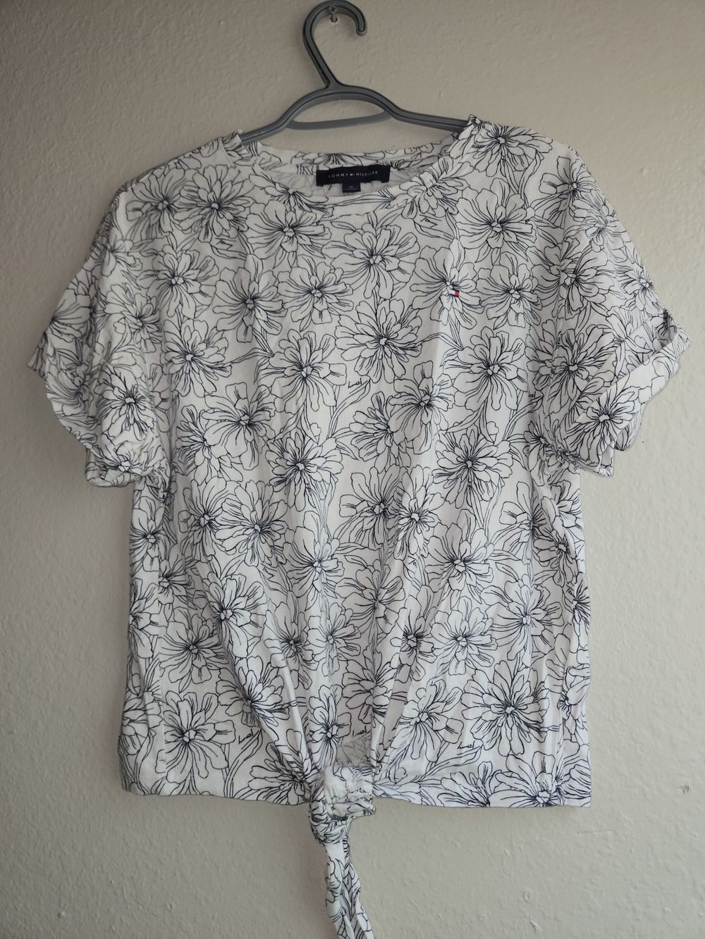 Tommy Hilfiger Floral Tie-Front Top T-Shirt Size M White Black Short Sleeve